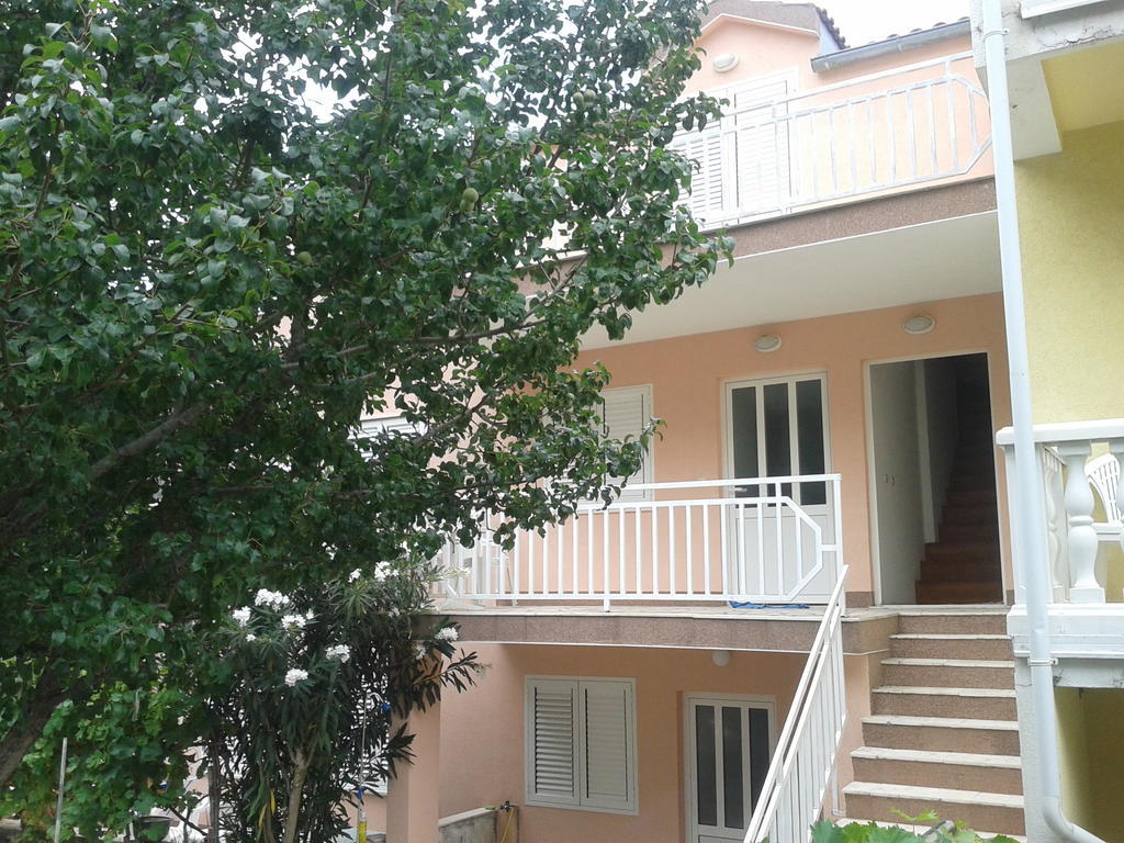 Apartments Loncarevic スラノ エクステリア 写真